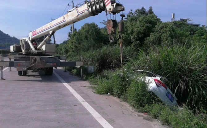 南岳区重载吊车救援 南岳区重载吊车救援